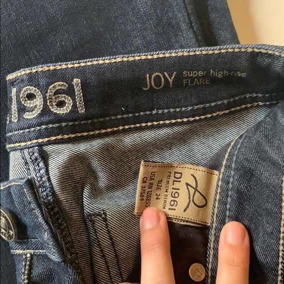 DL1961 Joy Super High Rise Flare. - Picture 1 of 4